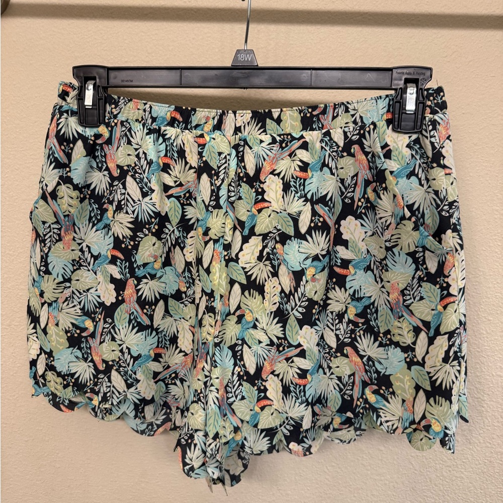 🎉🎉LC Floral Shorts